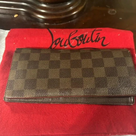 Louis Vuitton Brown Checkered Wallet - Picture 1 of 6